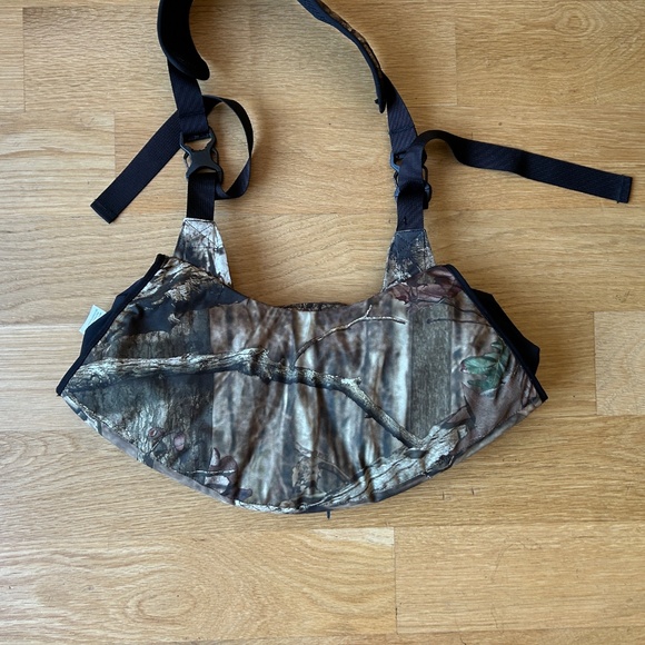 Outdoor Athletic Handwarmer Zip Bag Adjustable Shoulder Strap - Picture 2 of 8